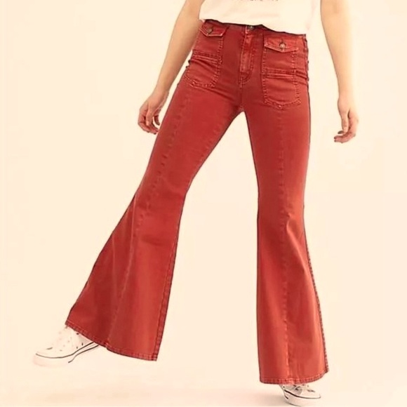 Curvy utility flare - Picture 2 of 6